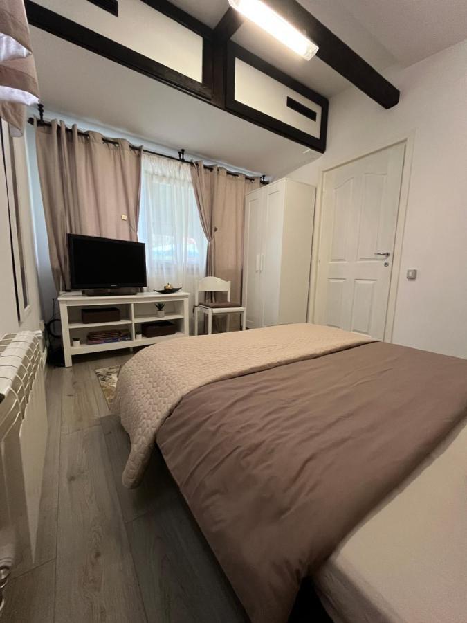 Вілла Charmante Petite Maison Transylvanie Сачеле Екстер'єр фото